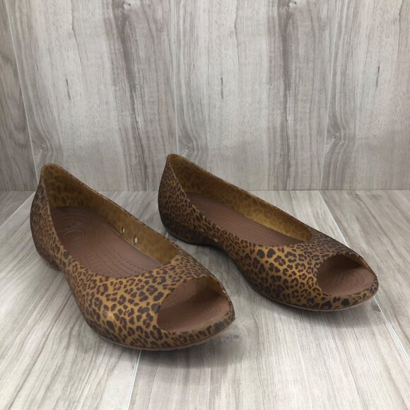 Crocs Flats Womens 10 Leopard Print Brown Rubber Slip On Open Toe Shoes - Picture 1 of 11